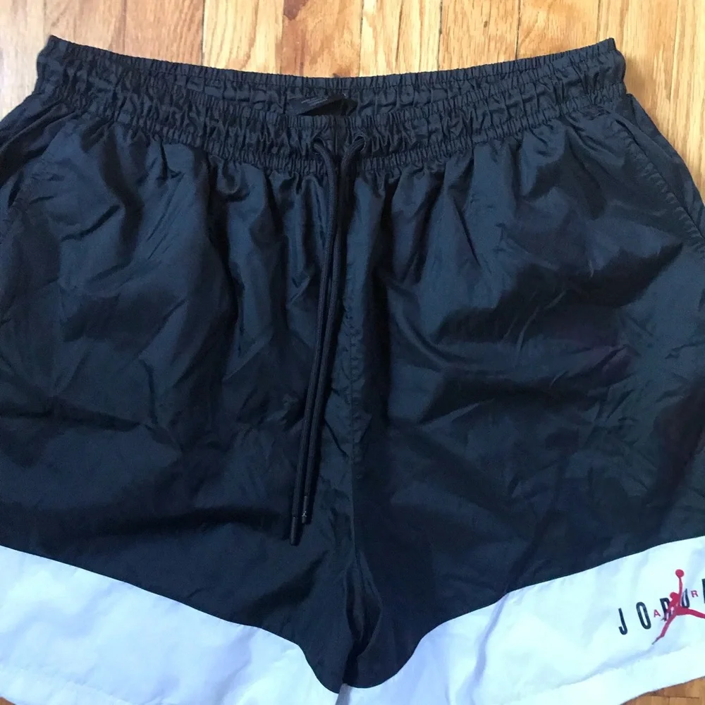 Jordan Black White Woven Shorts XXL